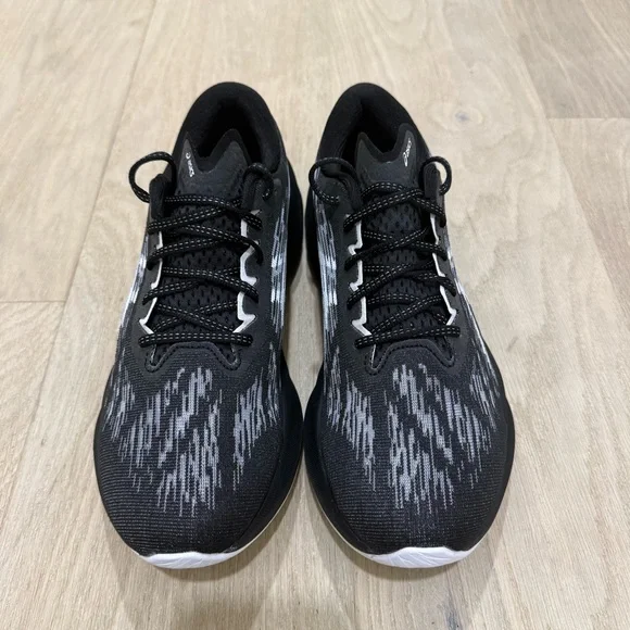 Asics Novablast 3 "White Black" Men's Running Shoes 10.5 - Picture 2 of 7